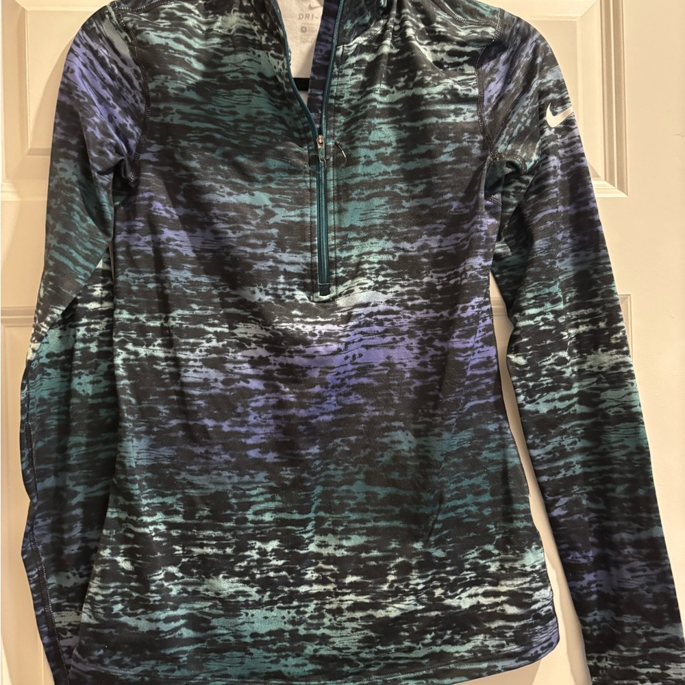 Nike Women's Blue and Black quarter zip